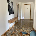 לינה וארוחת בוקר La Taniere